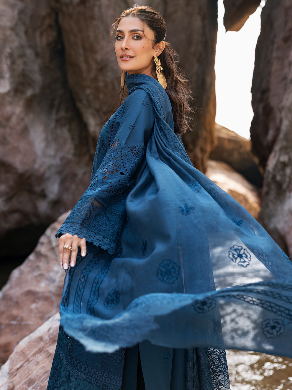 Mahnur Lawn Fancy