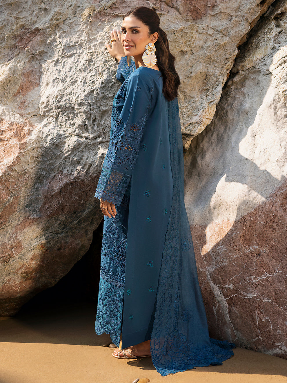 Mahnur Lawn Fancy