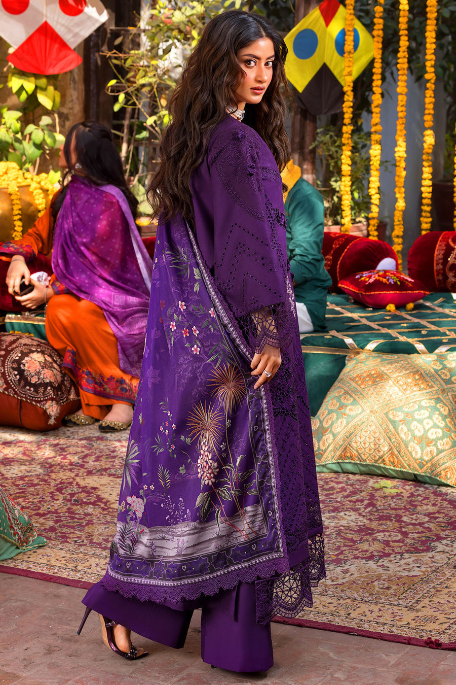 Motif Lawn Fancy