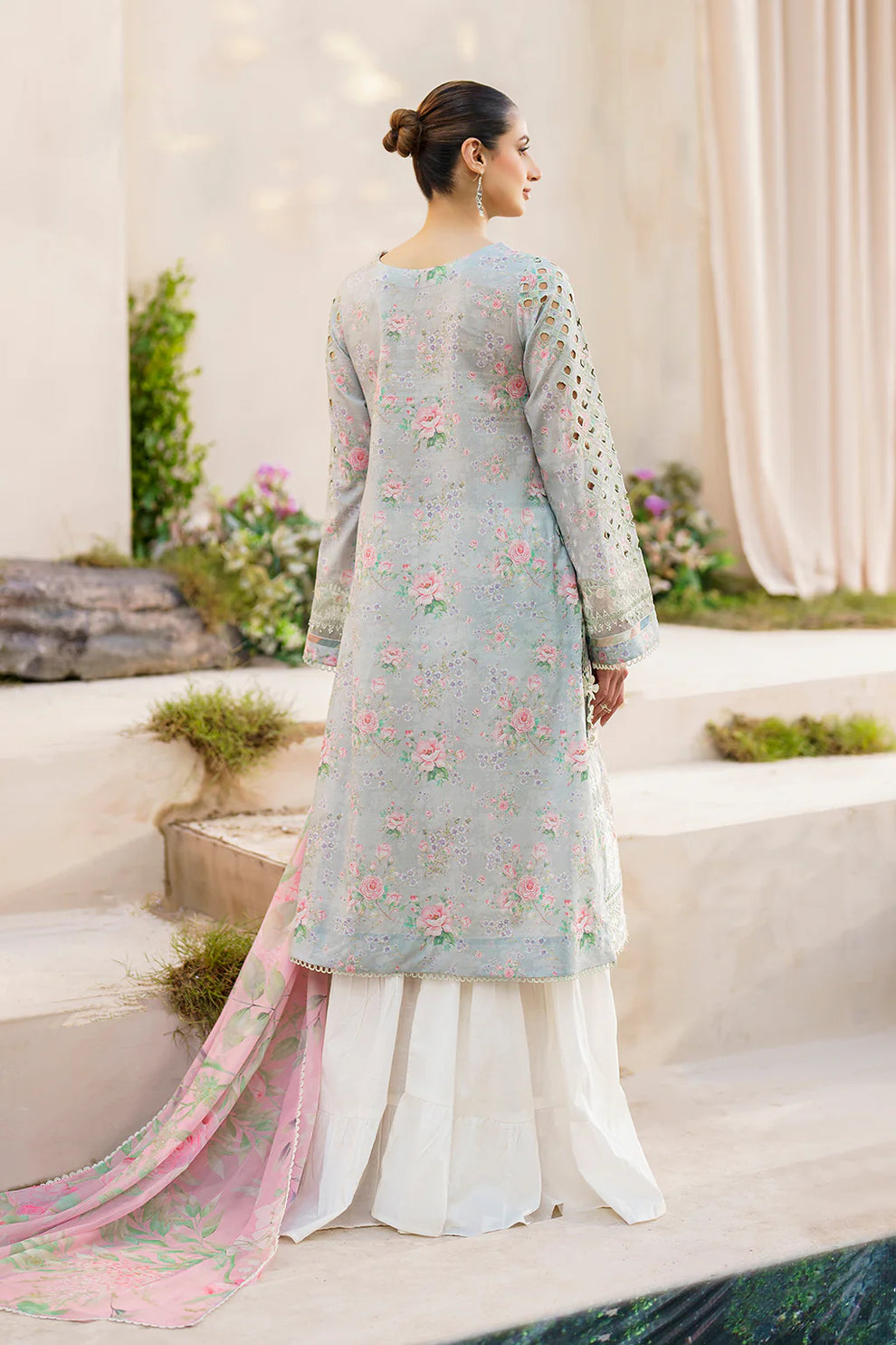 Iznik Lawn Fancy